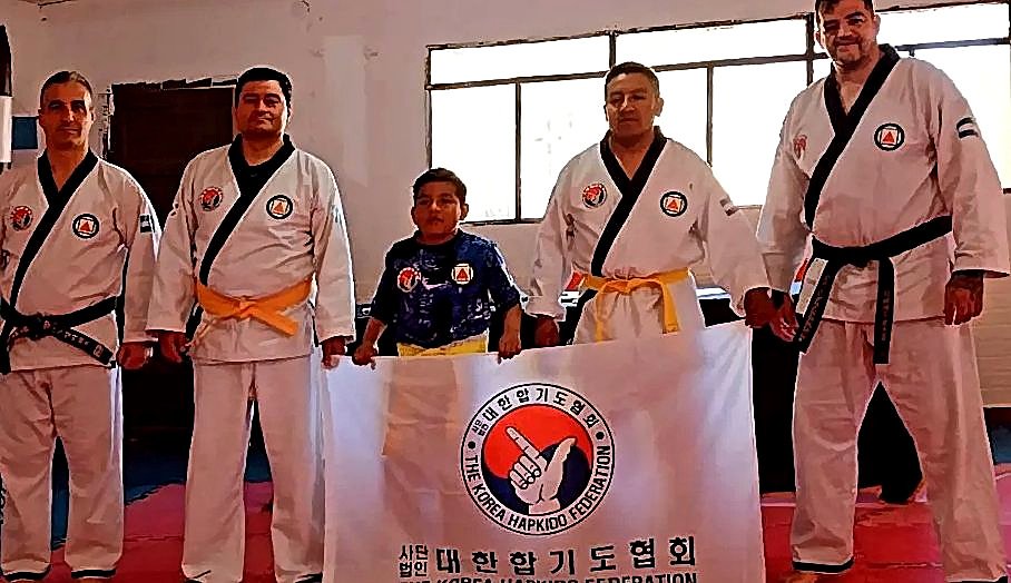 Practicantes durante la mesa de examen de Hapkido en Humahuaca, Jujuy